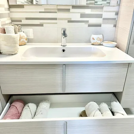 Apartament Mareline Seafront Fano (Pesaro and Urbino)